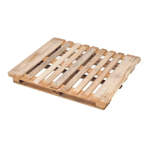 CP7-houtpallet gebruikt — 130 × 110 cm — hoofdaanzicht