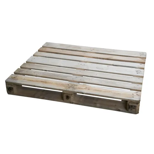 Gebruikte blokpallet met drie sledes — 158 mm hoog — hoofdaanzicht